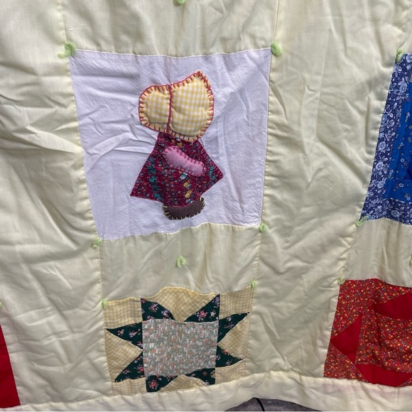 Vintage 70s handmade baby quilt yellow with squares, frog, cottagecore - Picture 7 of 10